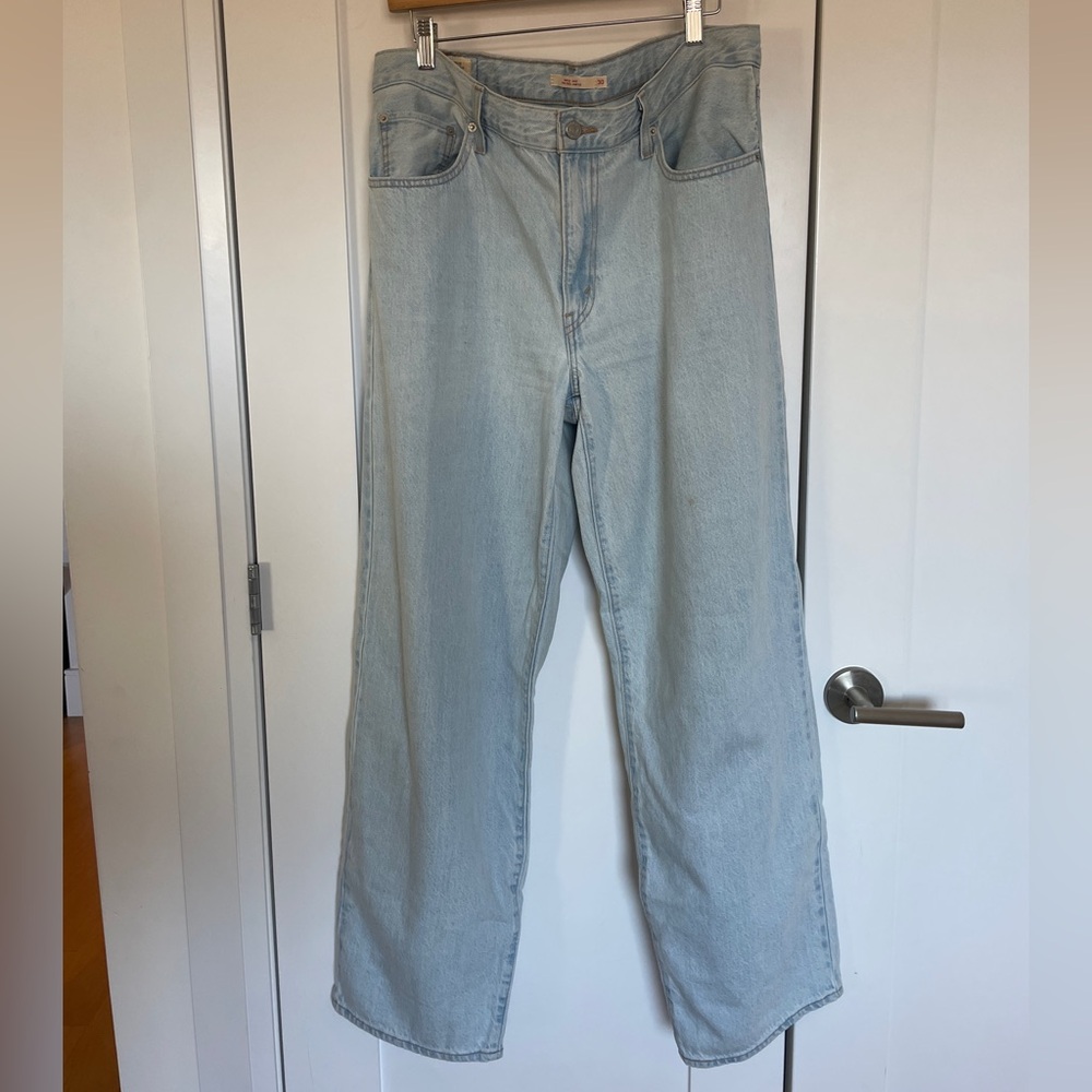 Levi's Light Wash Baggy Dad Jeans